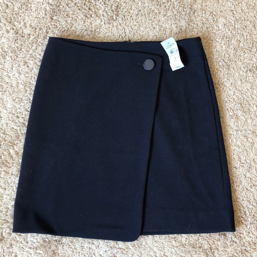 NWT Loft Navy Blue Skirt. size 2P